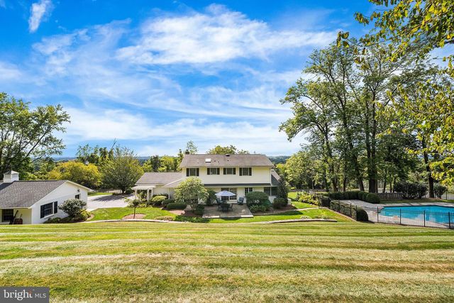5595 RIDGEVIEW DR, Doylestown, PA 18902