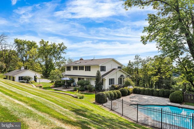 5595 RIDGEVIEW DR, Doylestown, PA 18902