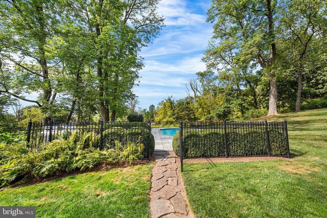 5595 RIDGEVIEW DR, Doylestown, PA 18902