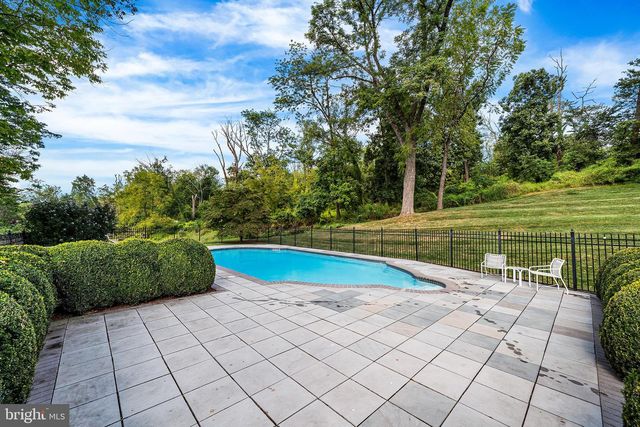 5595 RIDGEVIEW DR, Doylestown, PA 18902
