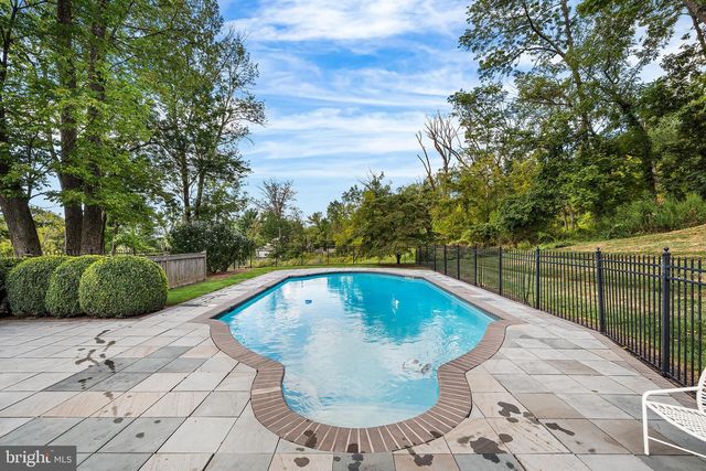 5595 RIDGEVIEW DR, Doylestown, PA 18902