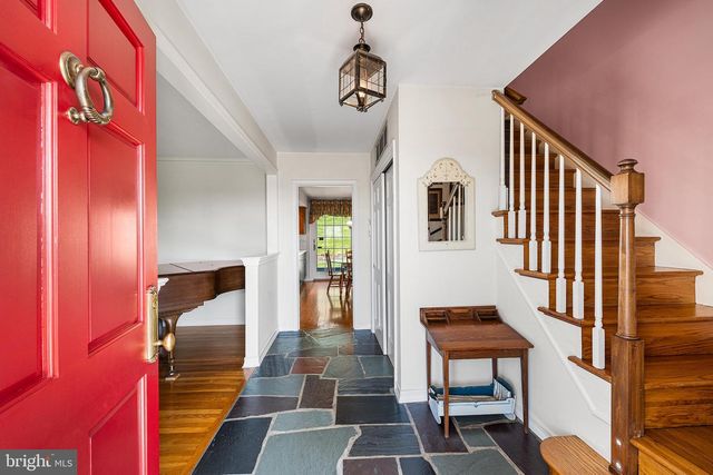 5595 RIDGEVIEW DR, Doylestown, PA 18902