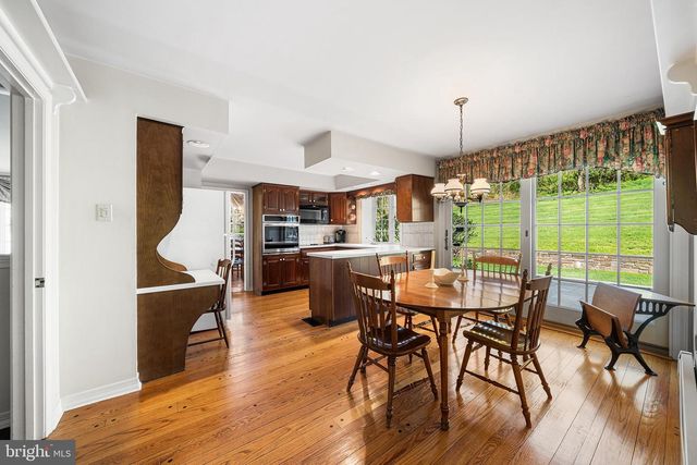 5595 RIDGEVIEW DR, Doylestown, PA 18902
