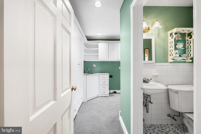 5595 RIDGEVIEW DR, Doylestown, PA 18902