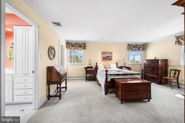 5595 RIDGEVIEW DR, Doylestown, PA 18902