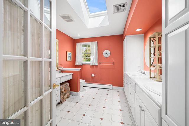 5595 RIDGEVIEW DR, Doylestown, PA 18902