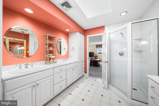 5595 RIDGEVIEW DR, Doylestown, PA 18902
