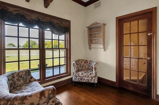 2300 N ROCK CREEK Road, Waco, TX 76708