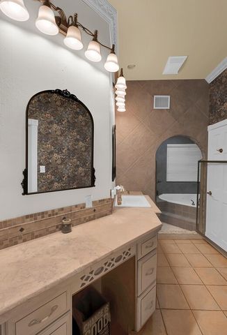 2300 N ROCK CREEK Road, Waco, TX 76708