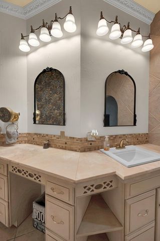 2300 N ROCK CREEK Road, Waco, TX 76708