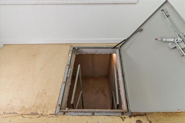 2300 N ROCK CREEK Road, Waco, TX 76708