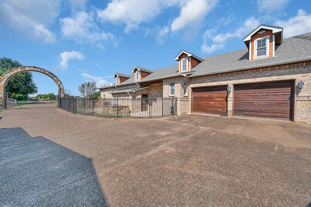 2300 N ROCK CREEK Road, Waco, TX 76708