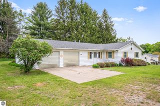 11888 Hickin Road, Rapid City, MI 49676