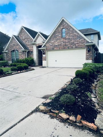 2106 Cambridge Bay Drive, Pearland, TX 77584