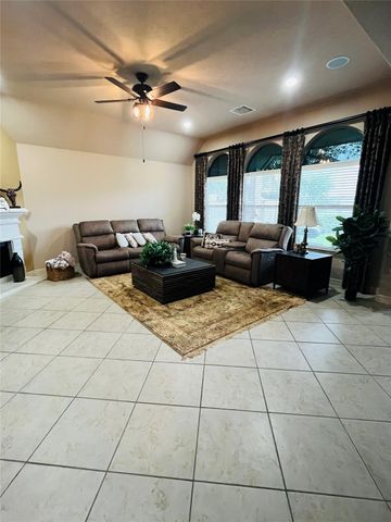 2106 Cambridge Bay Drive, Pearland, TX 77584