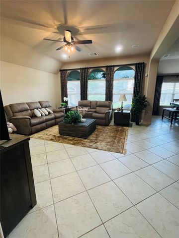 2106 Cambridge Bay Drive, Pearland, TX 77584