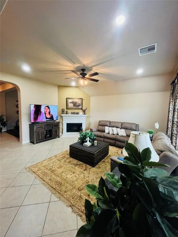 2106 Cambridge Bay Drive, Pearland, TX 77584