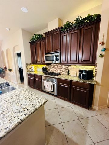 2106 Cambridge Bay Drive, Pearland, TX 77584