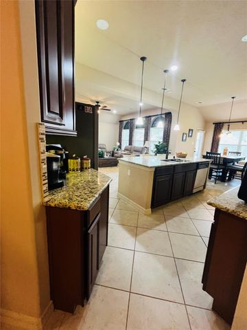 2106 Cambridge Bay Drive, Pearland, TX 77584