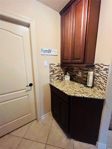 2106 Cambridge Bay Drive, Pearland, TX 77584