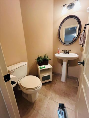 2106 Cambridge Bay Drive, Pearland, TX 77584