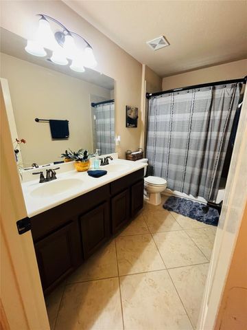 2106 Cambridge Bay Drive, Pearland, TX 77584