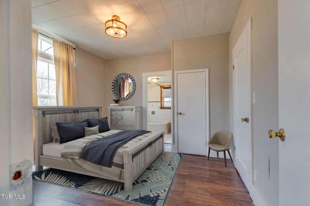 22587 Us Hwy 58, Castlewood, VA 24224