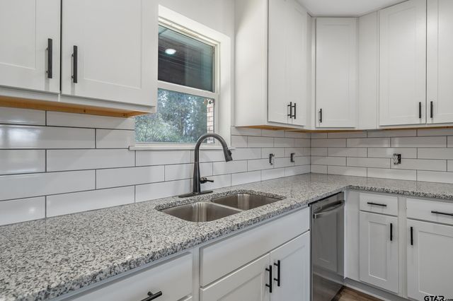 608 Giles St, Troup, TX 75789