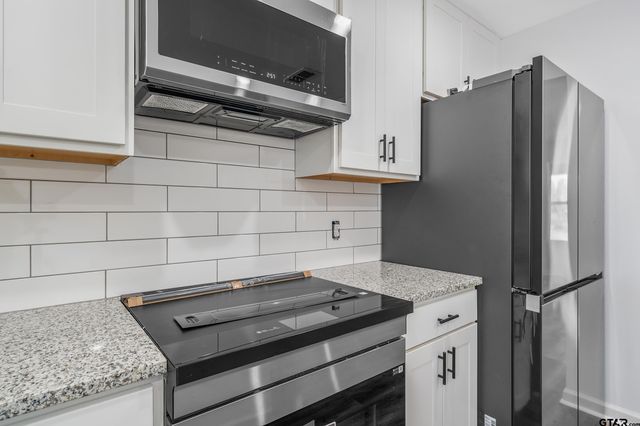 608 Giles St, Troup, TX 75789