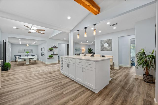 5100 Plumas LN, Austin, TX 78745