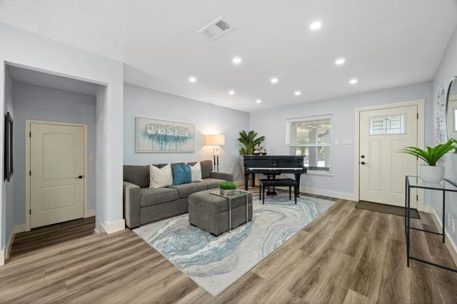 5100 Plumas LN, Austin, TX 78745