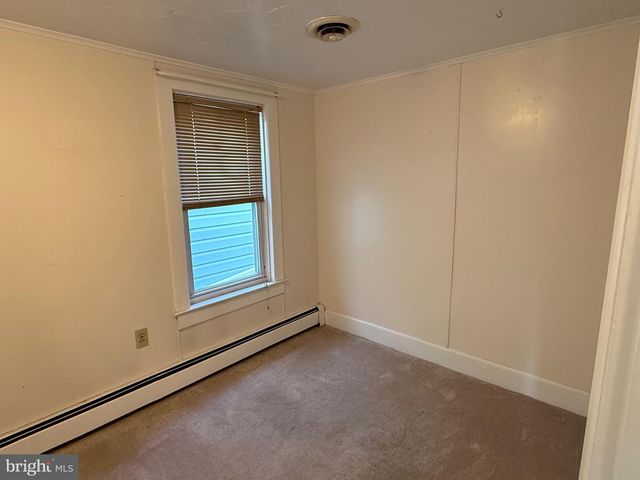 122 N MAIN ST, Red Lion, PA 17356