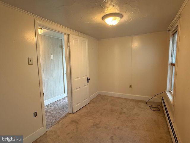122 N MAIN ST, Red Lion, PA 17356