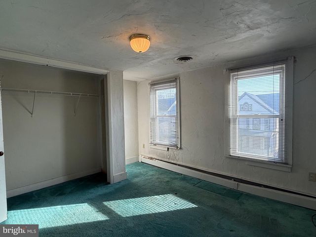 122 N MAIN ST, Red Lion, PA 17356