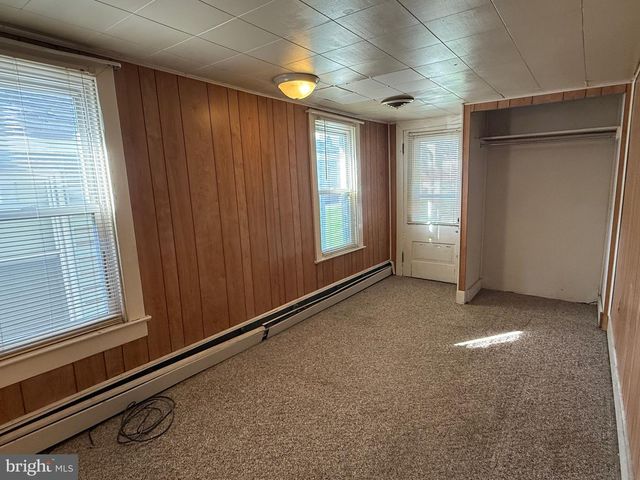 122 N MAIN ST, Red Lion, PA 17356