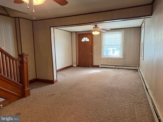 122 N MAIN ST, Red Lion, PA 17356
