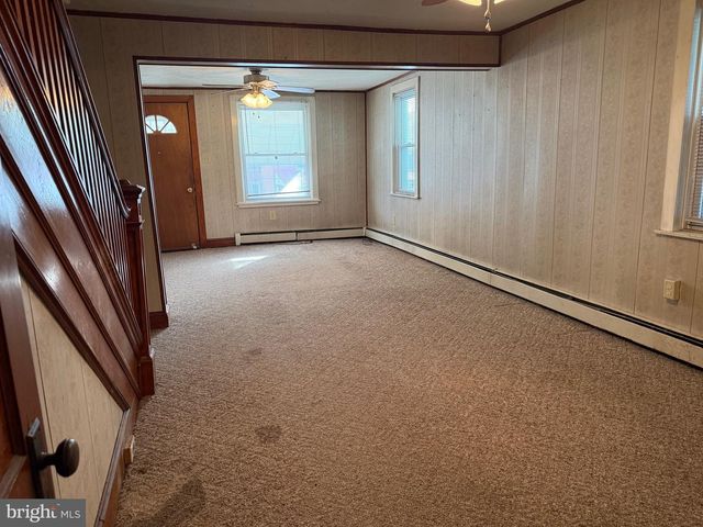 122 N MAIN ST, Red Lion, PA 17356
