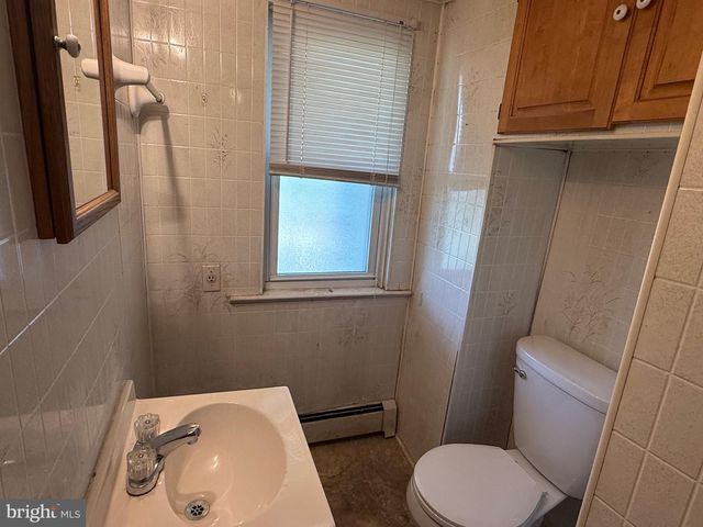 122 N MAIN ST, Red Lion, PA 17356