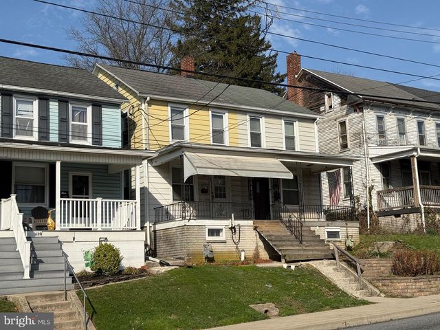 122 N MAIN ST, Red Lion, PA 17356