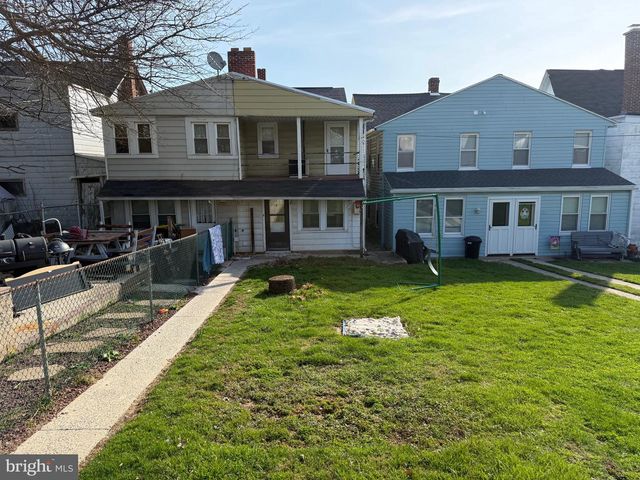 122 N MAIN ST, Red Lion, PA 17356