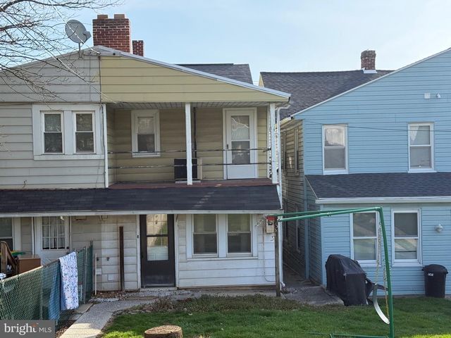 122 N MAIN ST, Red Lion, PA 17356