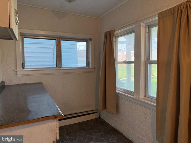 122 N MAIN ST, Red Lion, PA 17356