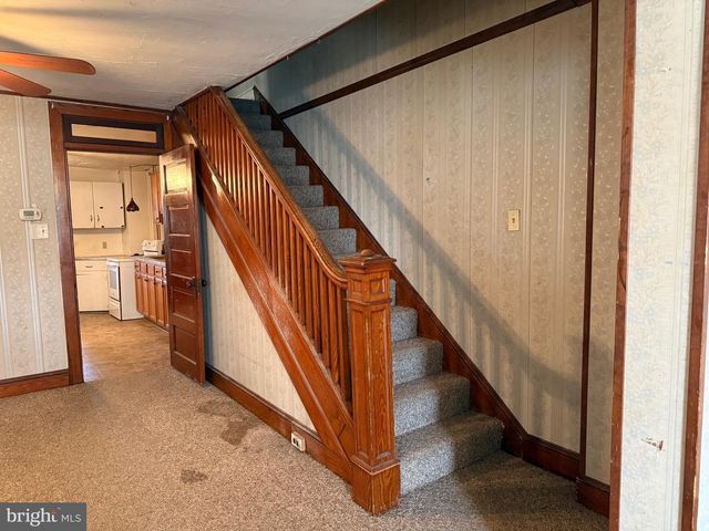 122 N MAIN ST, Red Lion, PA 17356