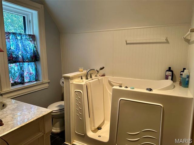 1312 Old Trenton Road, Highland, IL 62249