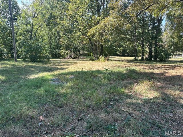 1312 Old Trenton Road, Highland, IL 62249