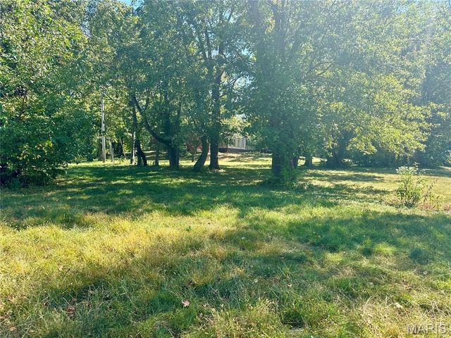 1312 Old Trenton Road, Highland, IL 62249