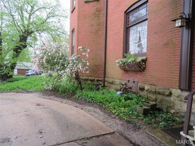 1312 Old Trenton Road, Highland, IL 62249