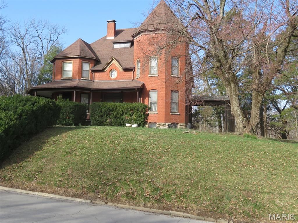 1312 Old Trenton Road, Highland, IL 62249