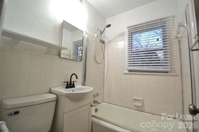 230 N Dotger Avenue, Charlotte, NC 28207