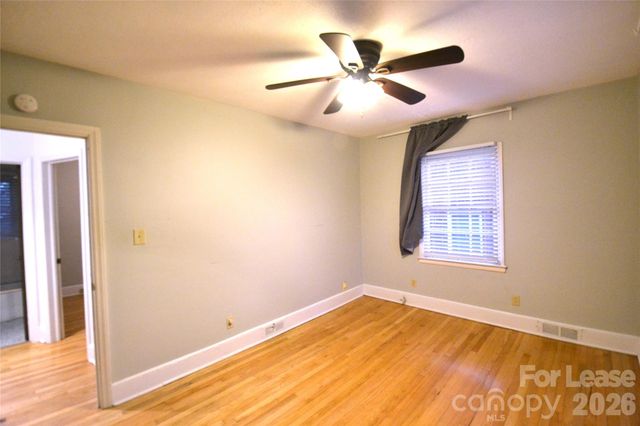 230 N Dotger Avenue, Charlotte, NC 28207